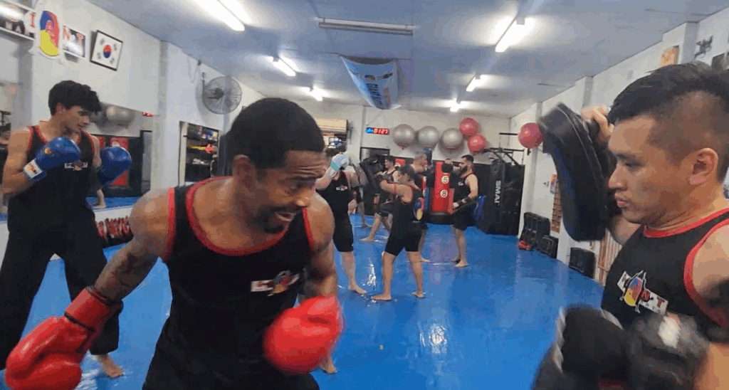 Adult Kickboxing Classes Near Me in Bexley | GIANT Martial Arts
